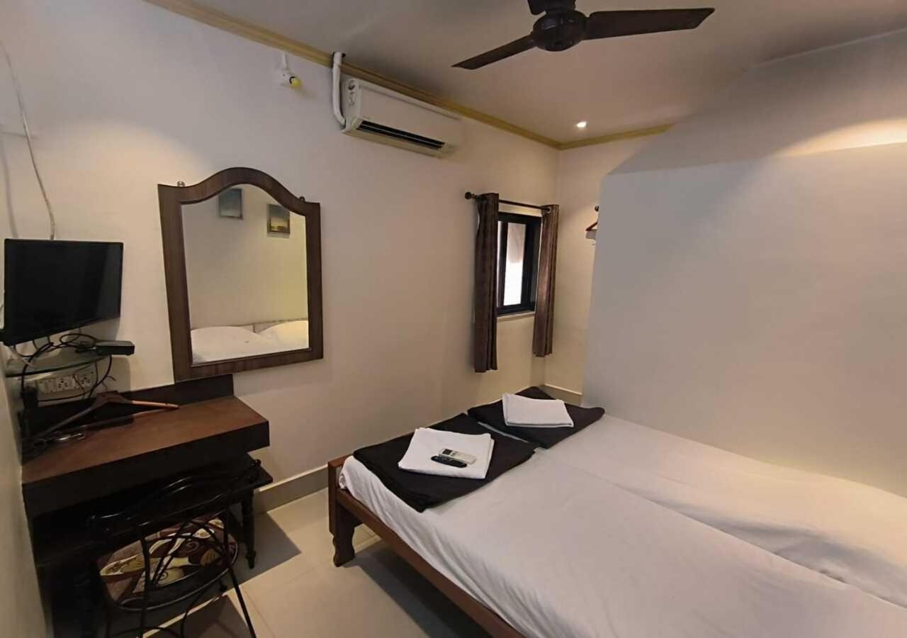 Hotel Rupali ムンバイ エクステリア 写真